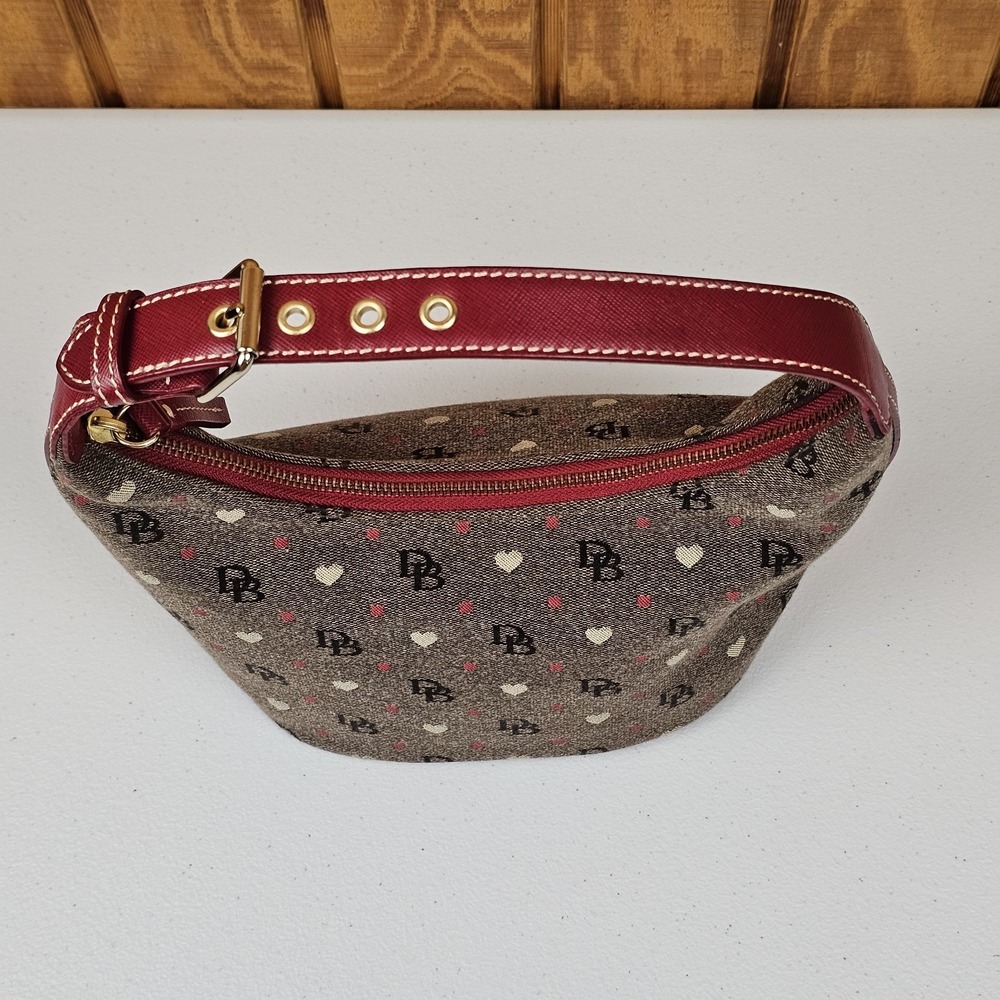Dooney & Bourke Hobo Bucket Bag Canvas Hearts Signature Gray & Red Y2K DH29 - Picture 3 of 11